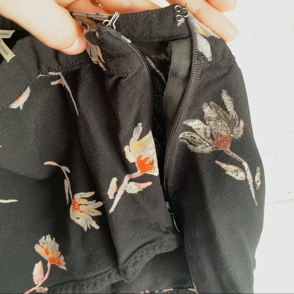 Kimchi Blue Whitney Floral Wrap Short - Picture 13 of 16